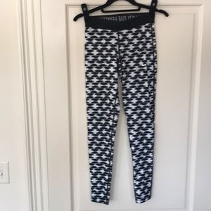 Nike Women’s Spotted Leggings Dryfit